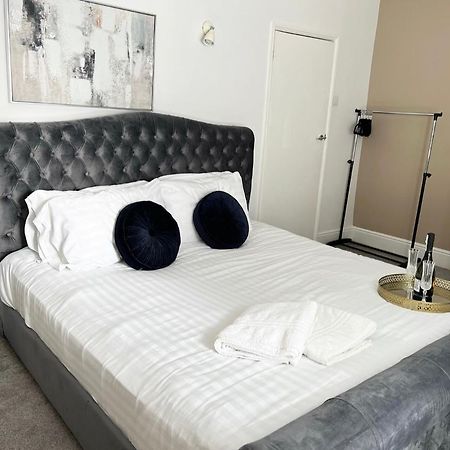 Modern 3 Bed, Heart Of Ashley Cross, 5 Mins To Sandbanks بول المظهر الخارجي الصورة