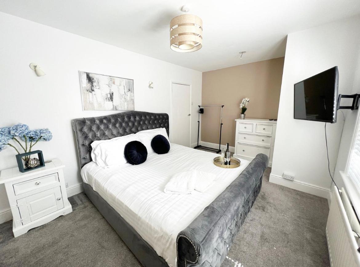 Modern 3 Bed, Heart Of Ashley Cross, 5 Mins To Sandbanks بول المظهر الخارجي الصورة