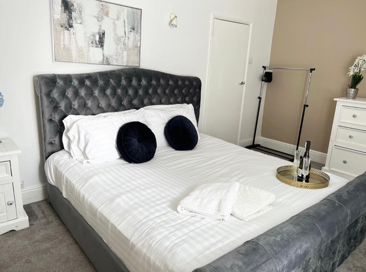 Modern 3 Bed, Heart Of Ashley Cross, 5 Mins To Sandbanks بول المظهر الخارجي الصورة