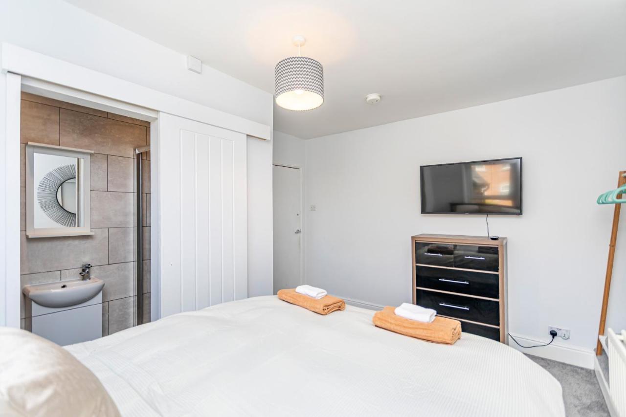 Modern 3 Bed, Heart Of Ashley Cross, 5 Mins To Sandbanks بول المظهر الخارجي الصورة