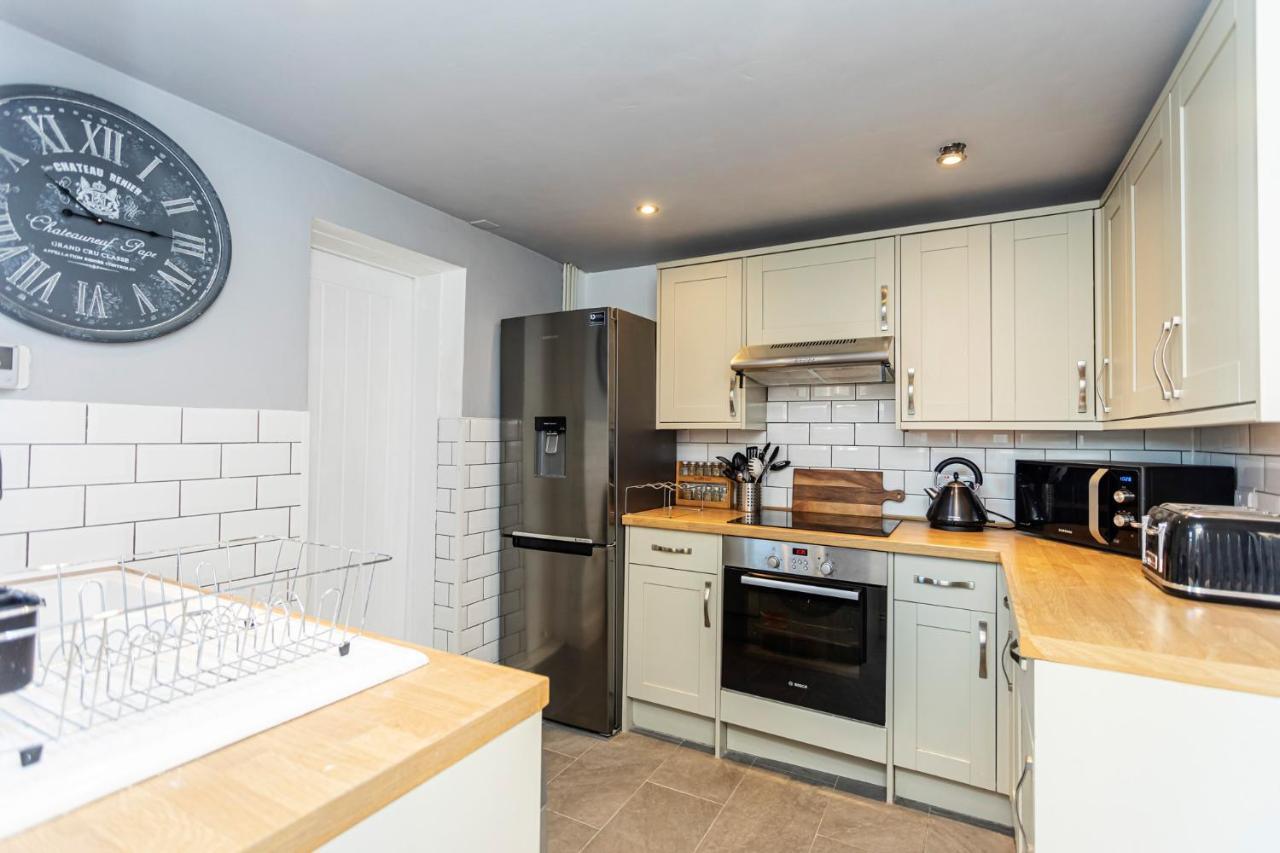 Modern 3 Bed, Heart Of Ashley Cross, 5 Mins To Sandbanks بول المظهر الخارجي الصورة