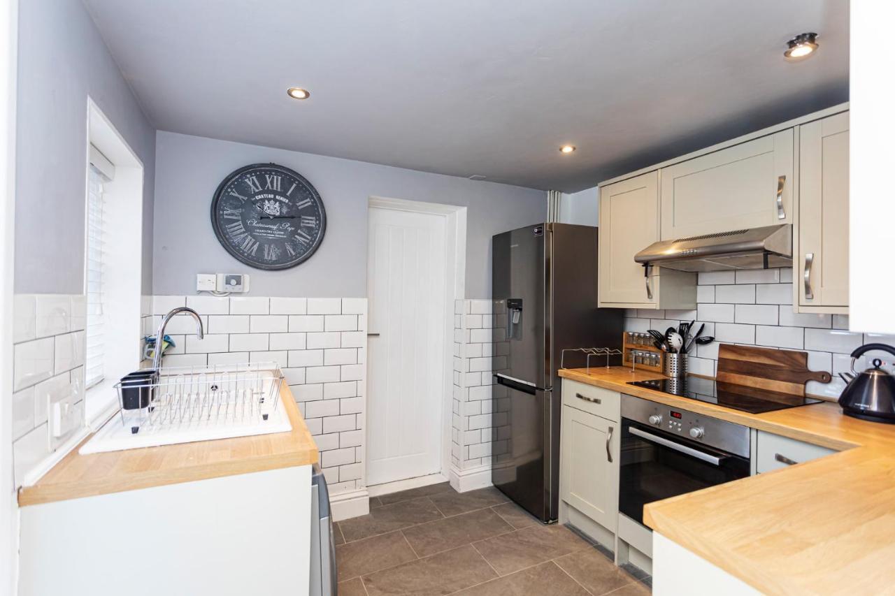 Modern 3 Bed, Heart Of Ashley Cross, 5 Mins To Sandbanks بول المظهر الخارجي الصورة